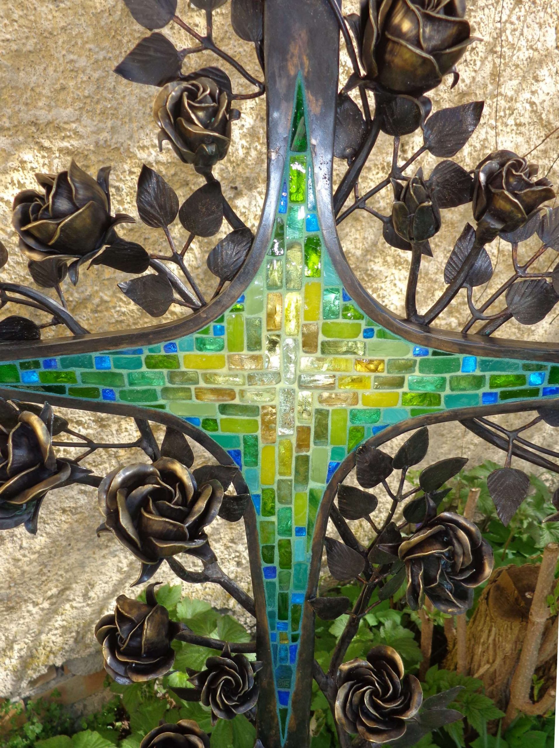 Grabkreuz Detail vom Mosaik